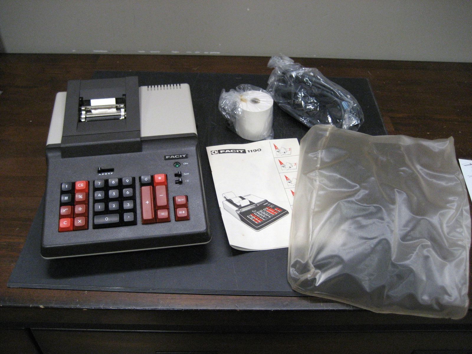 Facit 1190 Professional Series 12 digit Desk Calc 8.25"w x12"L x3.5"h Heavy Duty