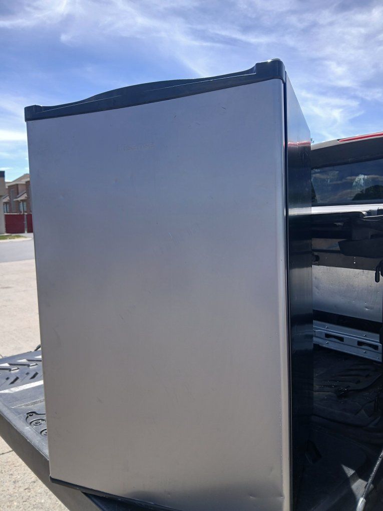 Hisense Mini fridge