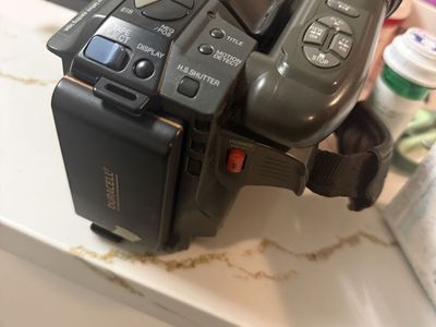 Panasonic PV-L559 VHS-C Palmcorder Camcorder w/ 3 New 90-min VHS-C Tapes- untested!