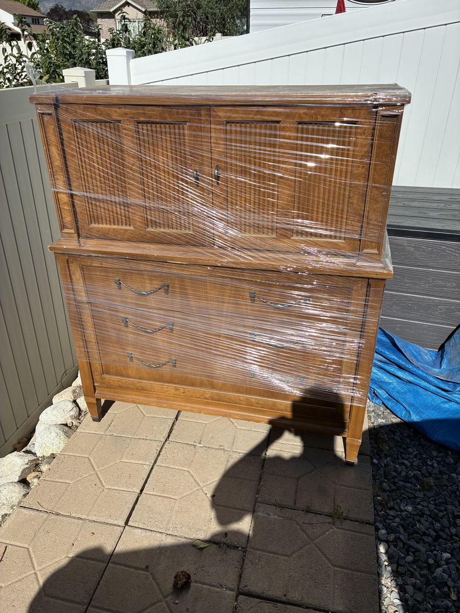 Armoire/Wardobe