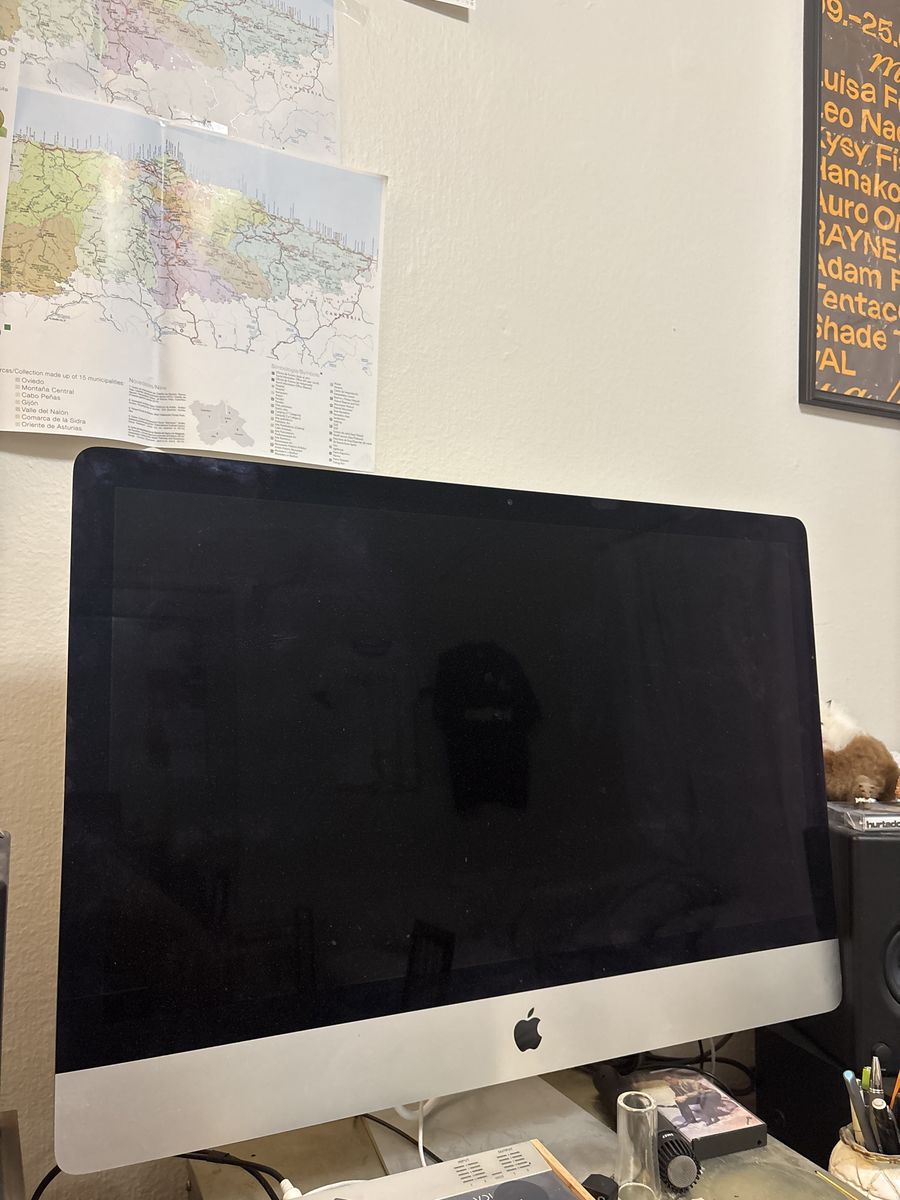 Apple iMac Desktop Computer