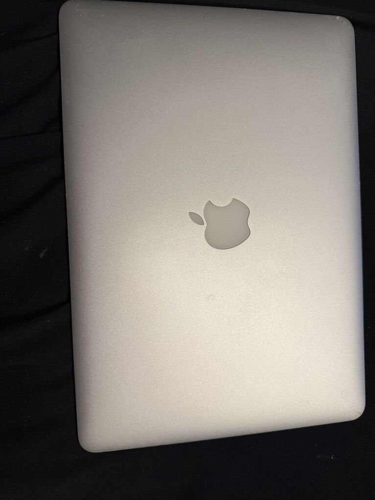 2013 apple Mac book air 13inch Model A1466