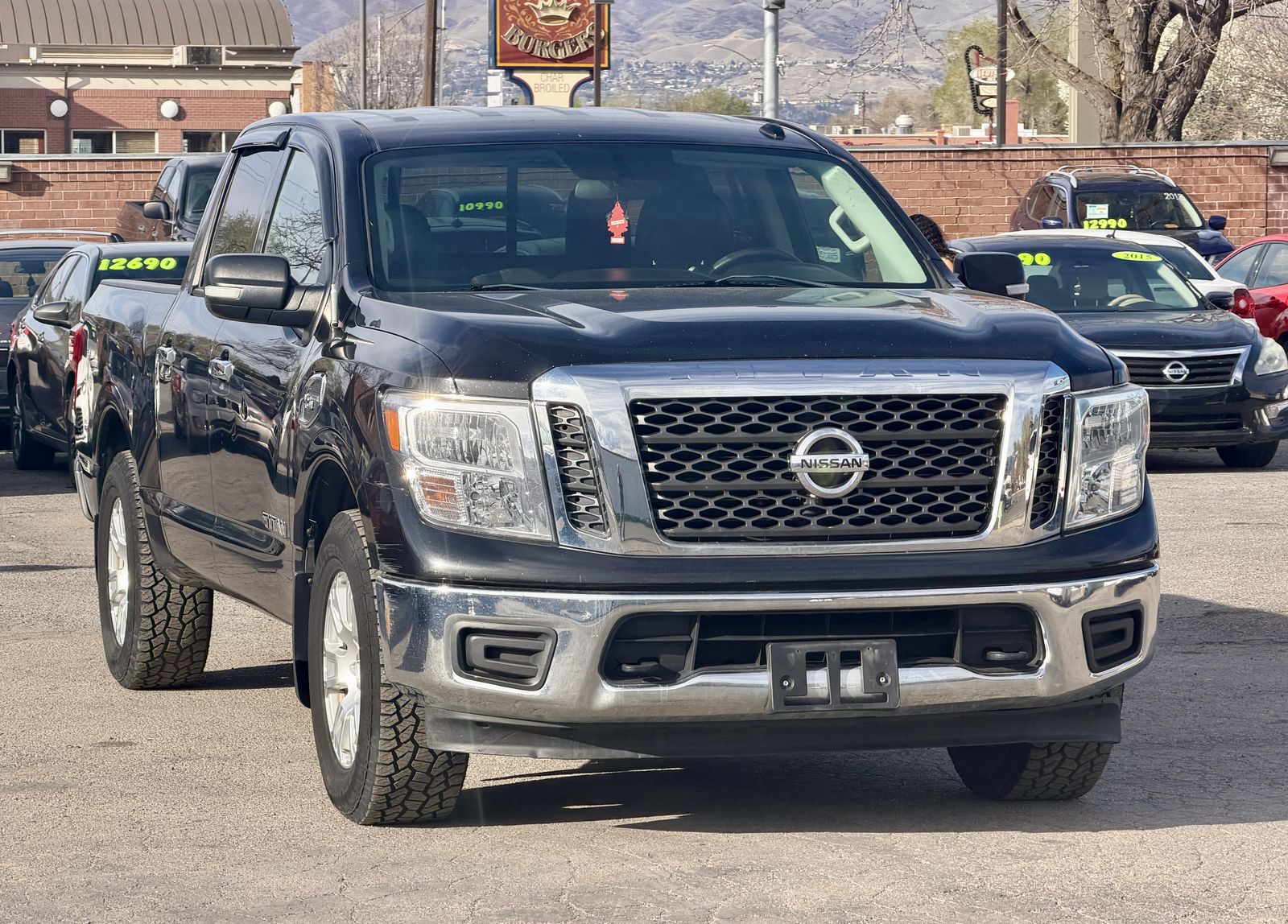 2017 Nissan Titan SV