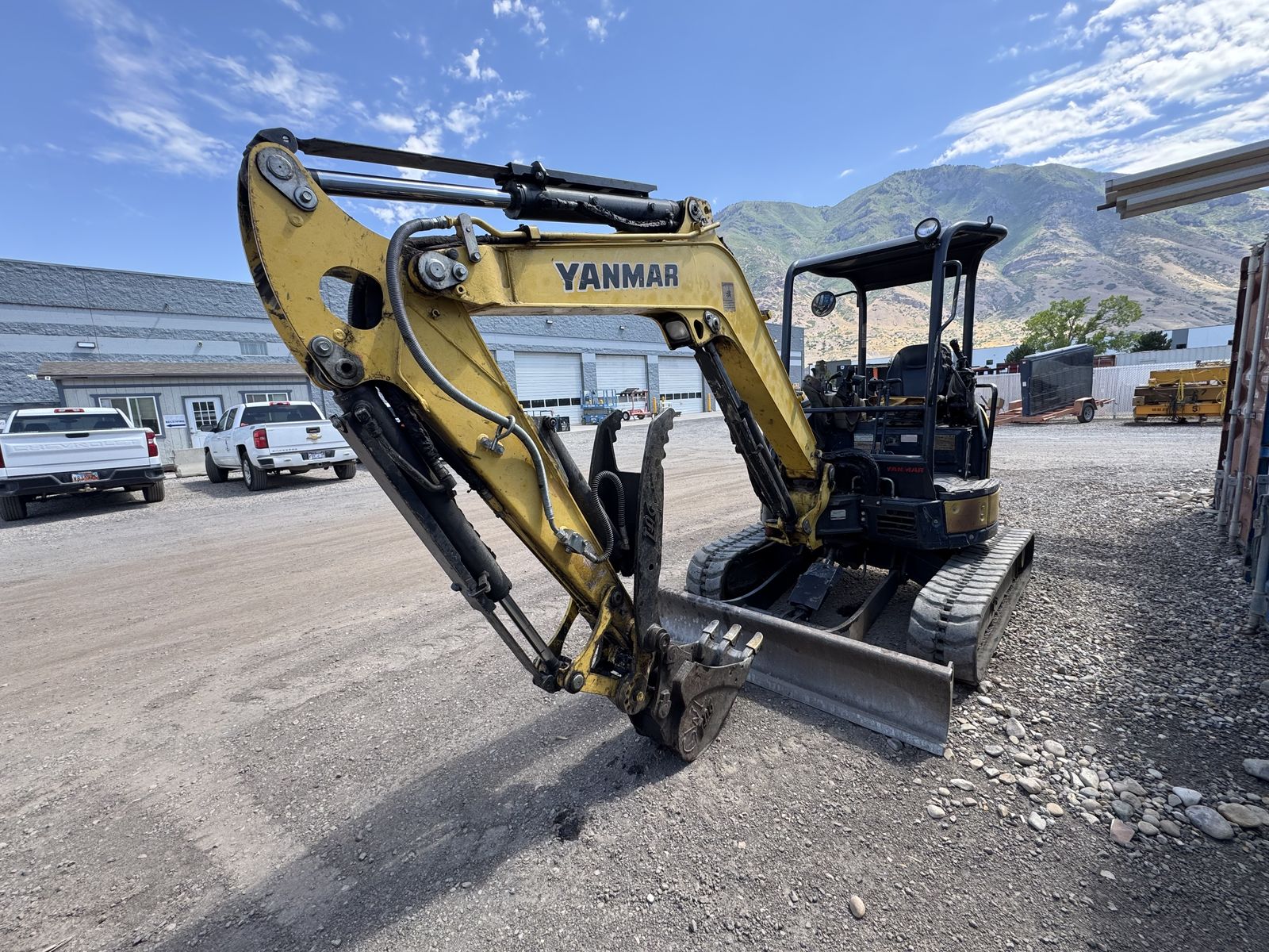 2013 YANMAR MINI EXCAVATOR 