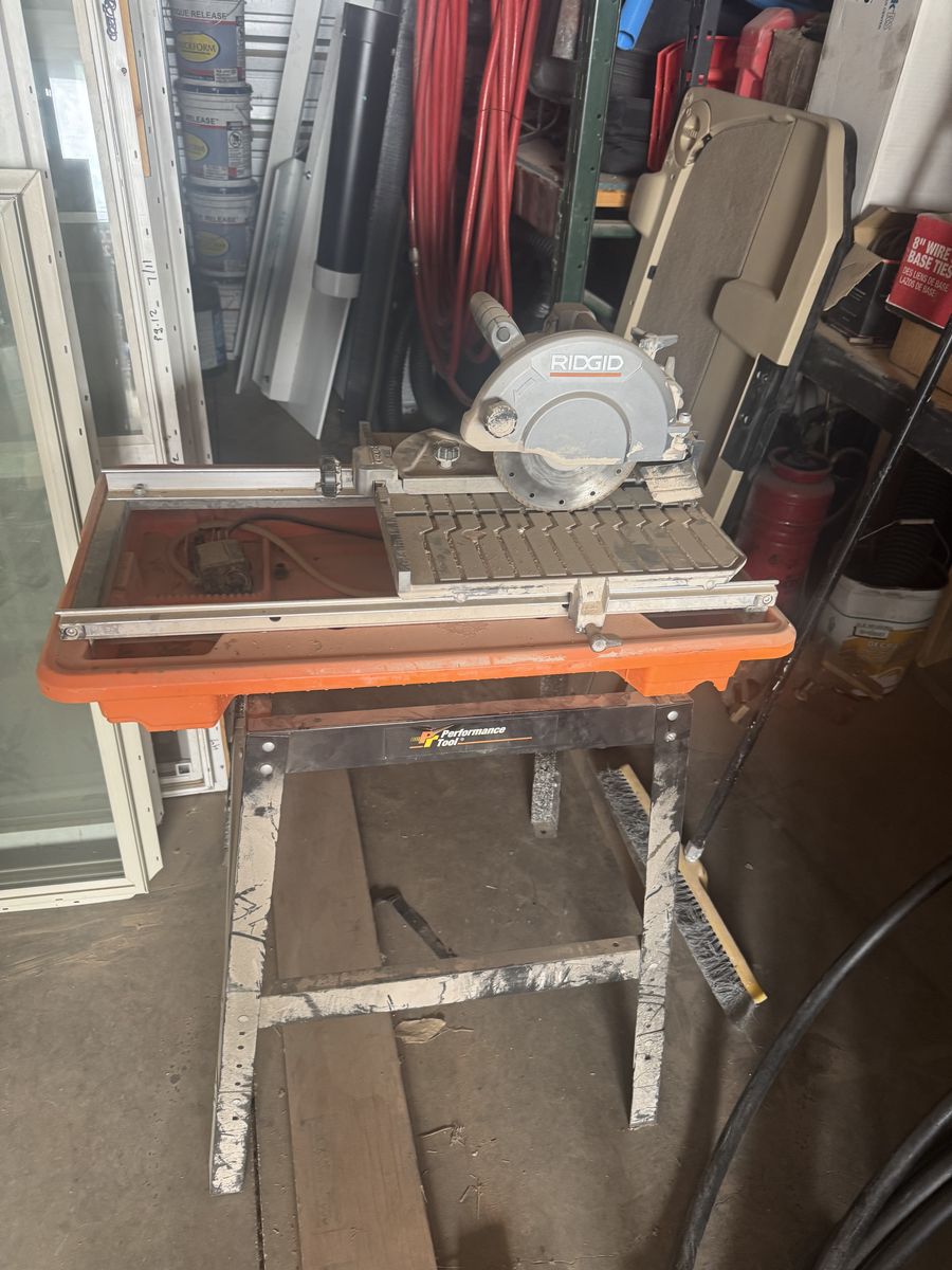 Tile saw