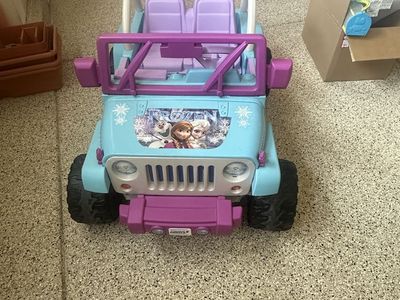 Fisher-Price Power Wheels Disney Frozen Jeep Wrangler Ride-On Toy