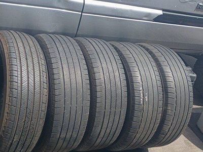* 225/60R18 Tires *
