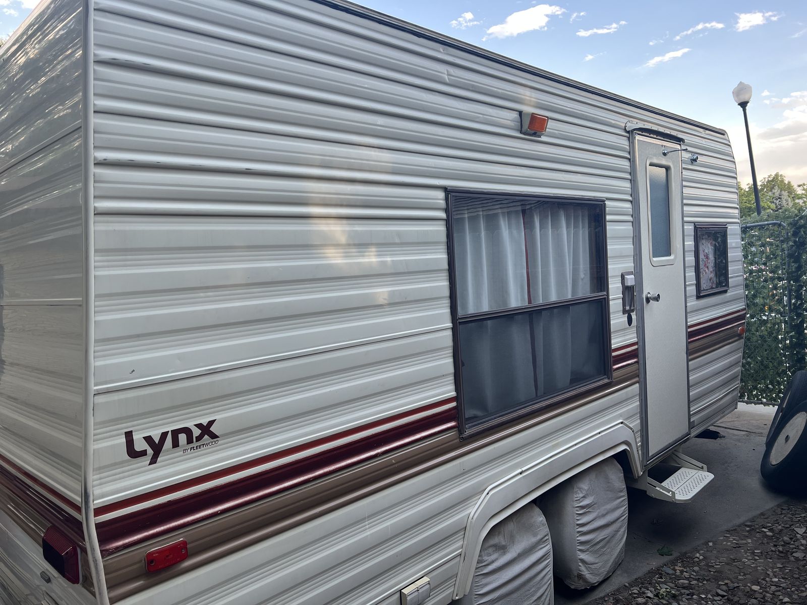 1987 Fleetwood Prowler Lynx 18 ft travel trailer
