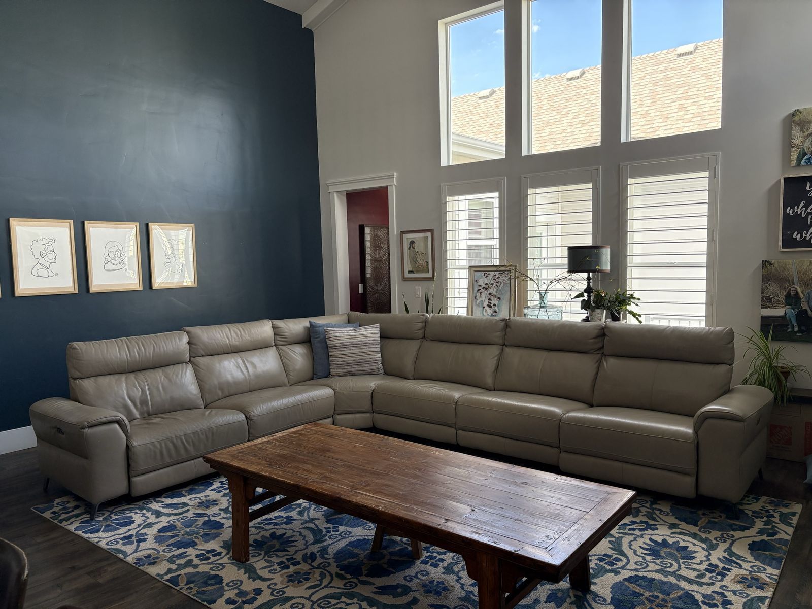 Large Sectional Sofa in Beige Leather with Power Ultra Adjustable End Seats. Separates Into 6 Pieces. In Great Condition!