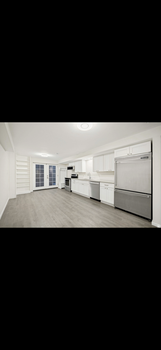 Basement Apartment In Desirable East Sandy Neighborhood