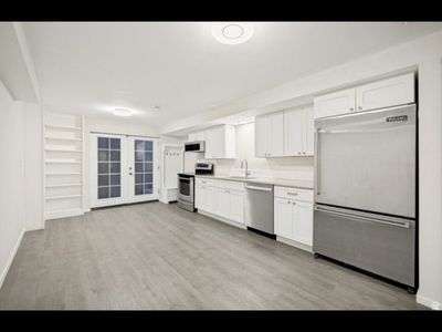 Basement Apartment In Desirable East Sandy Neighborhood