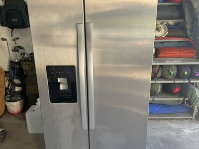Whirlpool Side-by-Side Refrigerator/Freezer