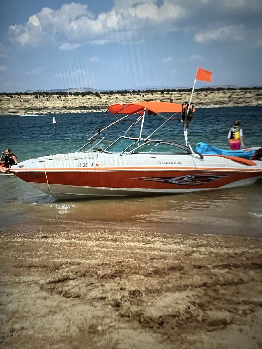 2008 Rinker Captiva R Series 226