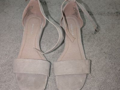 attention beige flats