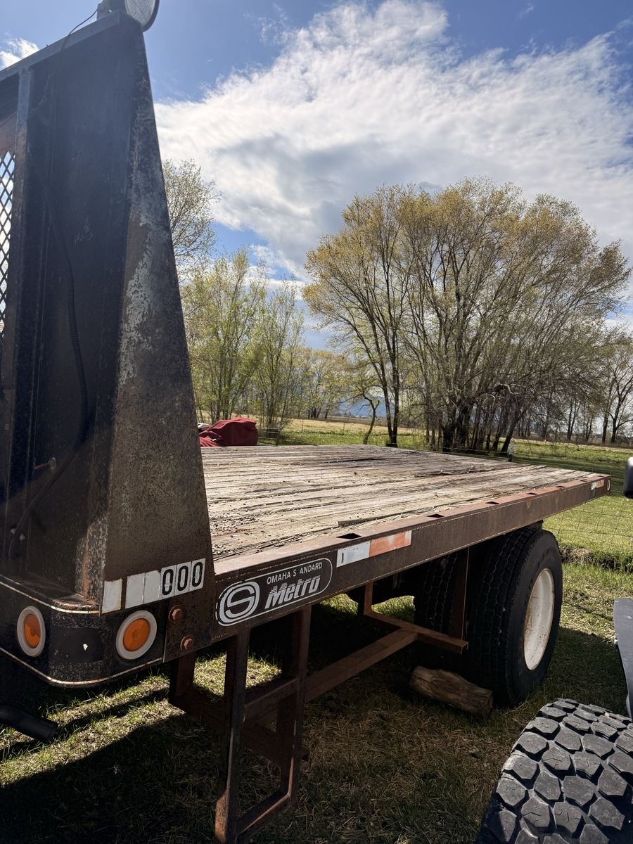18 ft flat bed