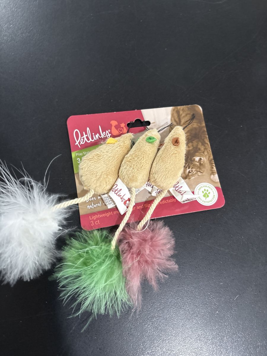 Petlinks Play Style Lightweight Mice Cat Toys with Feathers, Catnip Infused, 3-Count Pack
