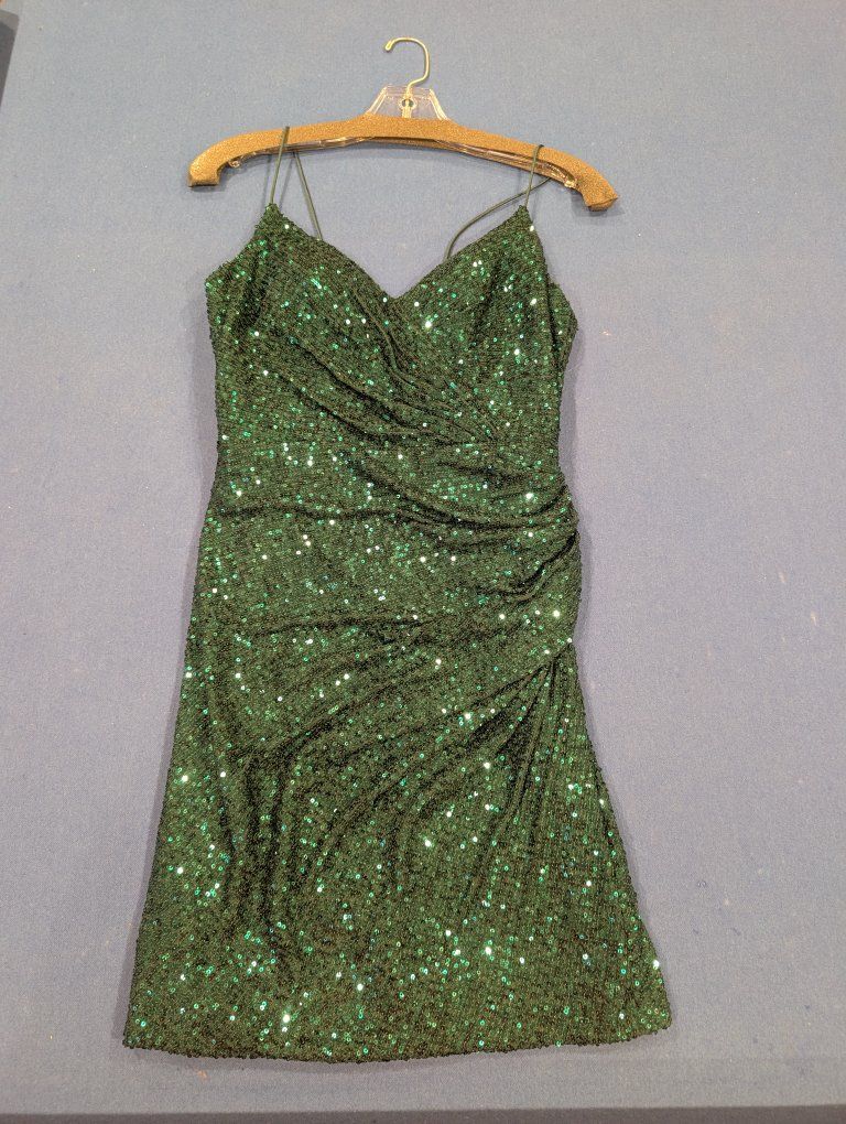 Girl formal or prom dress - Green short sparkly