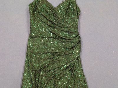 Girl formal or prom dress - Green short sparkly