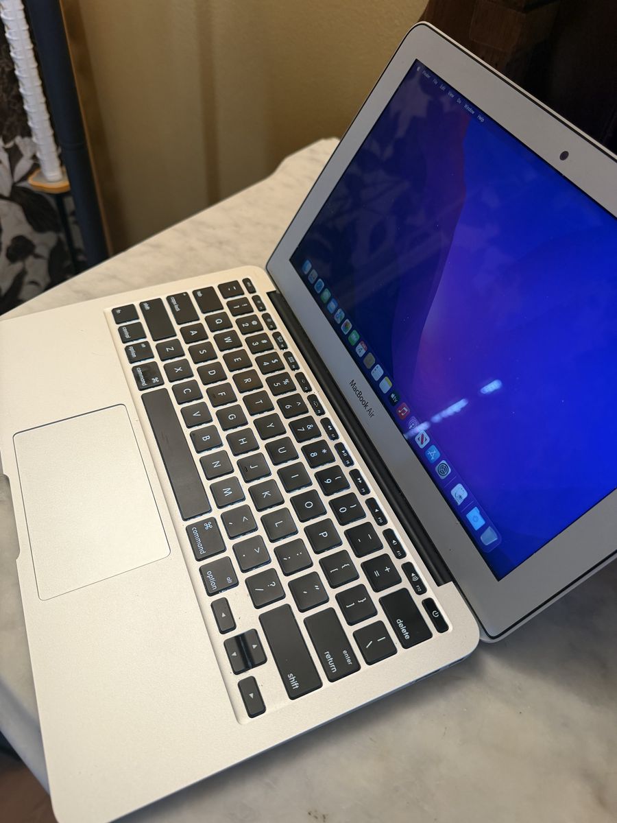 MacBook Air 11-in 2015