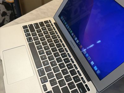 MacBook Air 11-in 2015