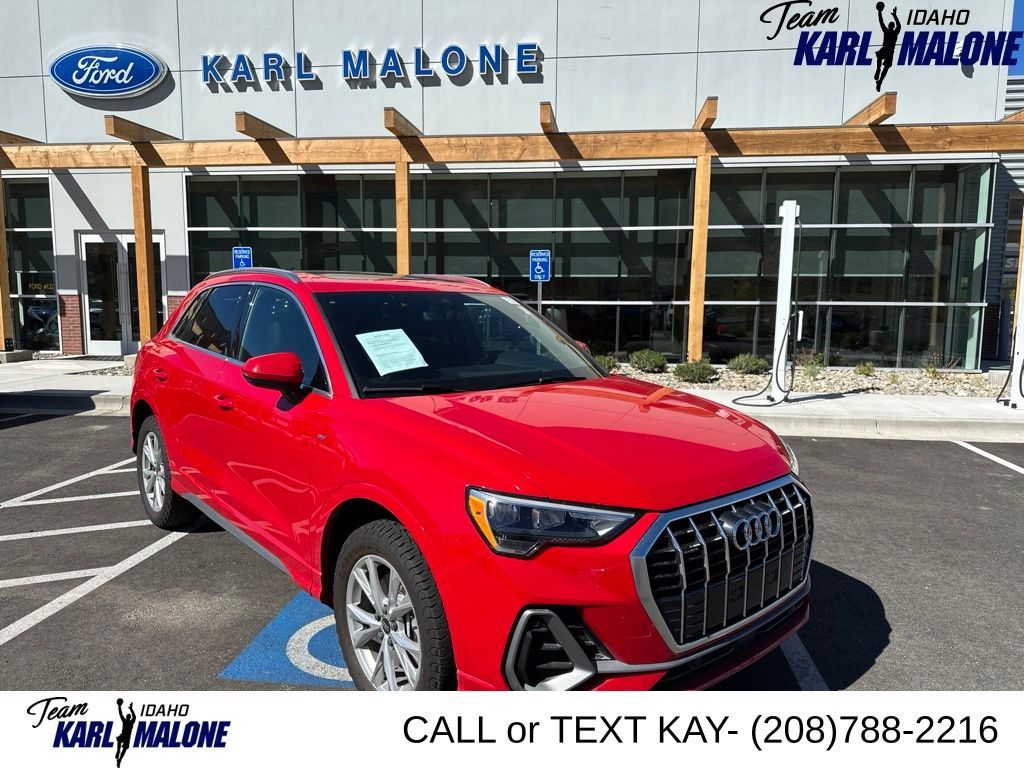 2022 Audi Q3 quattro S line Premium 45 TFSI