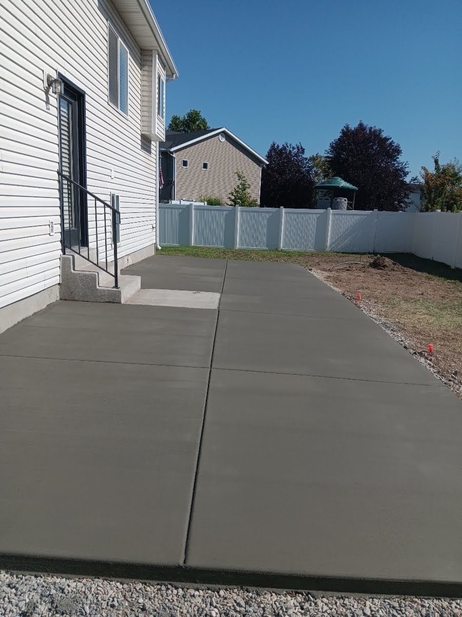 Burress Concrete | 30+ years of Experience | Concrete | Flatwork | sports Courts | Concrete Sealing | Decorative Concrete