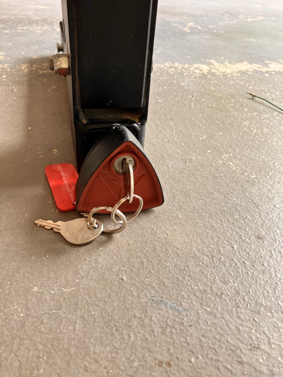 Main image 3
