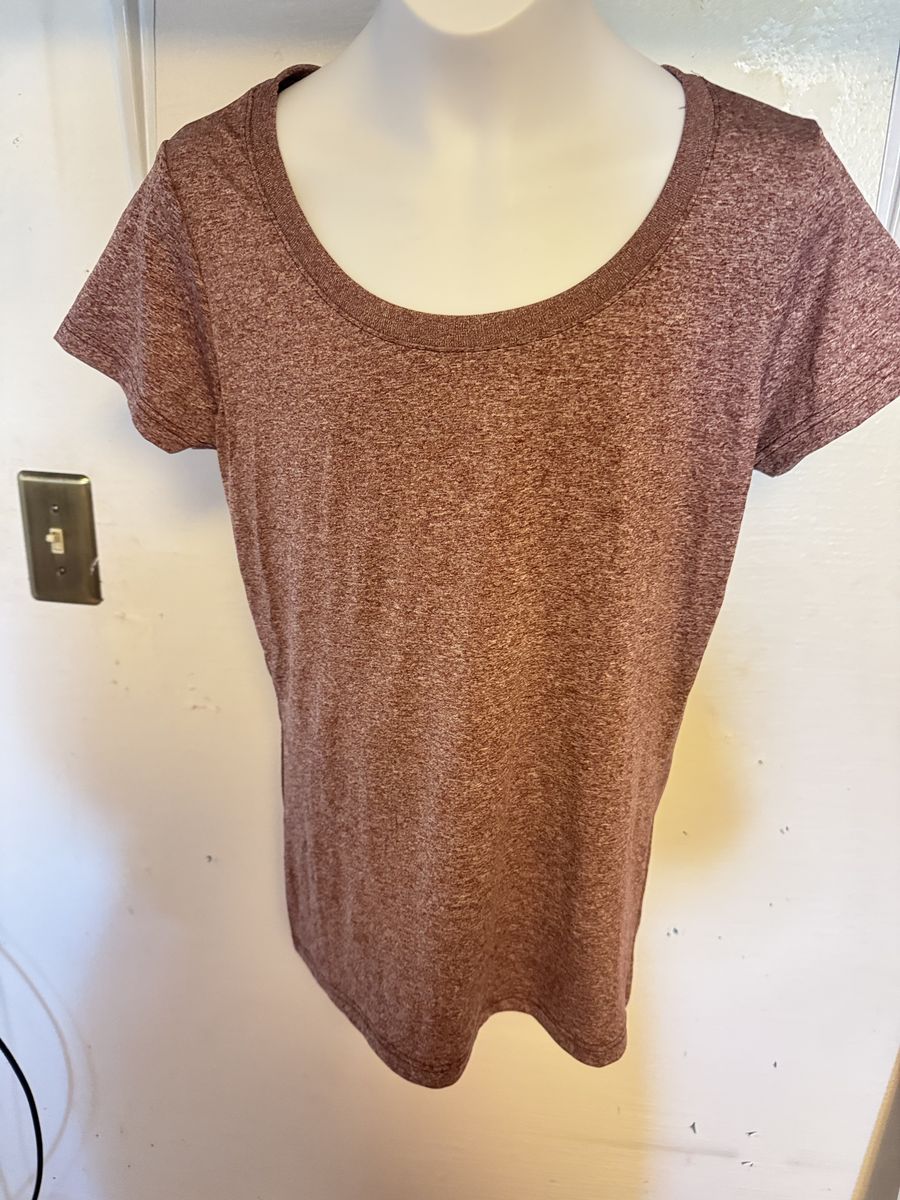 84 - 100% Polyester womens Cut Tee Shirts