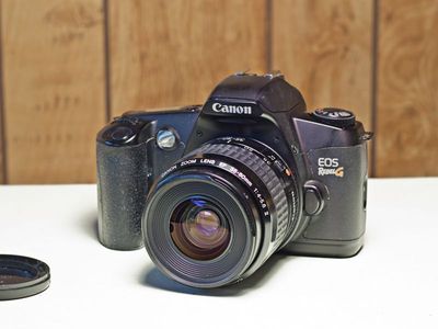 Canon EOS Rebel G Film Camers w/Canon EF 35-80mm f/4-5.6 II Zoom Lens, Front Cap, Soft Case