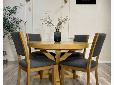 OAK MODERN DINING SET WE OFFER DELIVERY