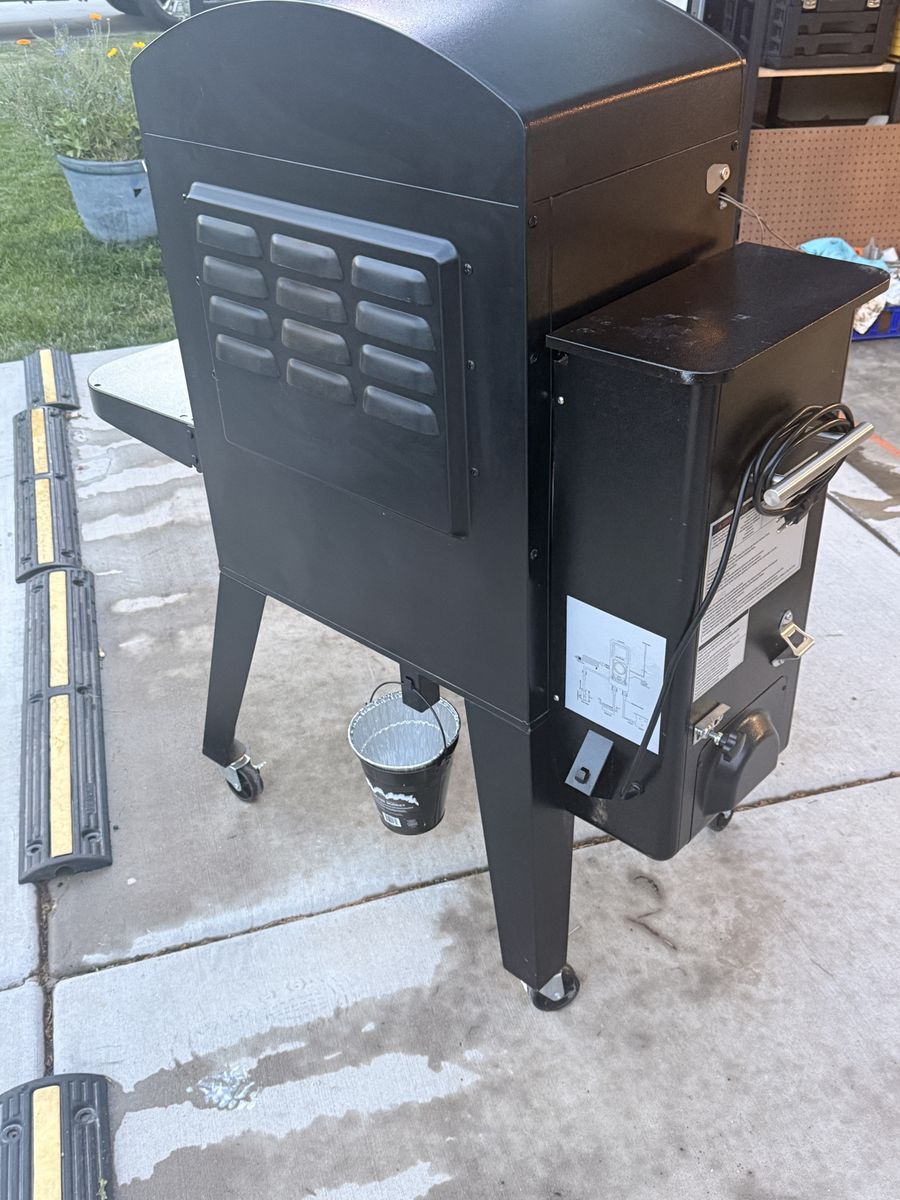 Campchef XXL Freestanding Black Smoker - Great Condition