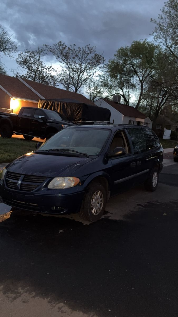 2005 Dodge Grand Caravan Crew