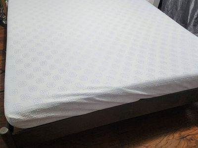 Queen memory foam mattress