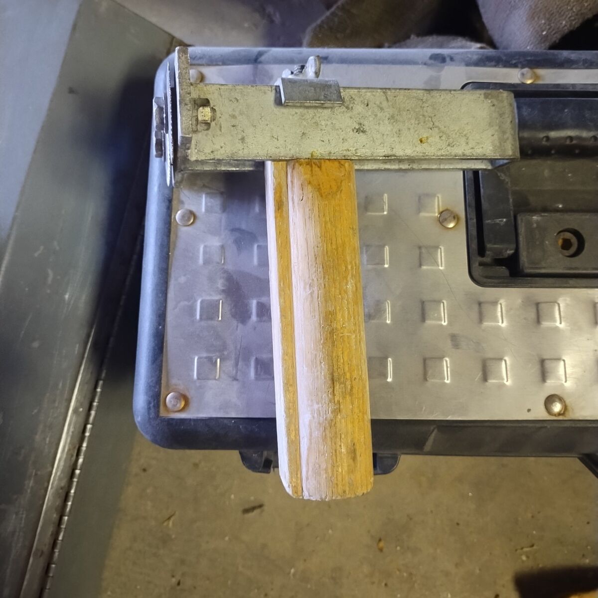 Adjustable Drywall Cutter