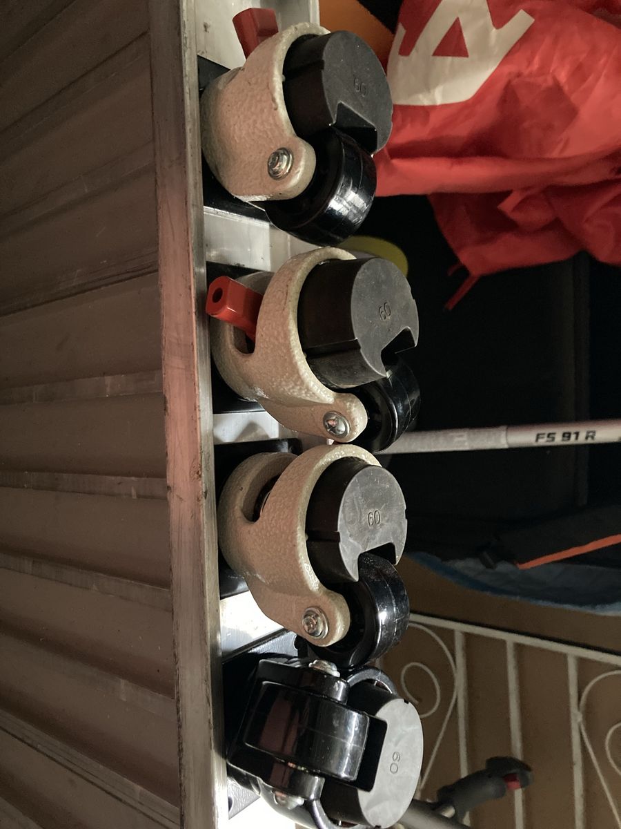 Footmaster 60s casters (4)