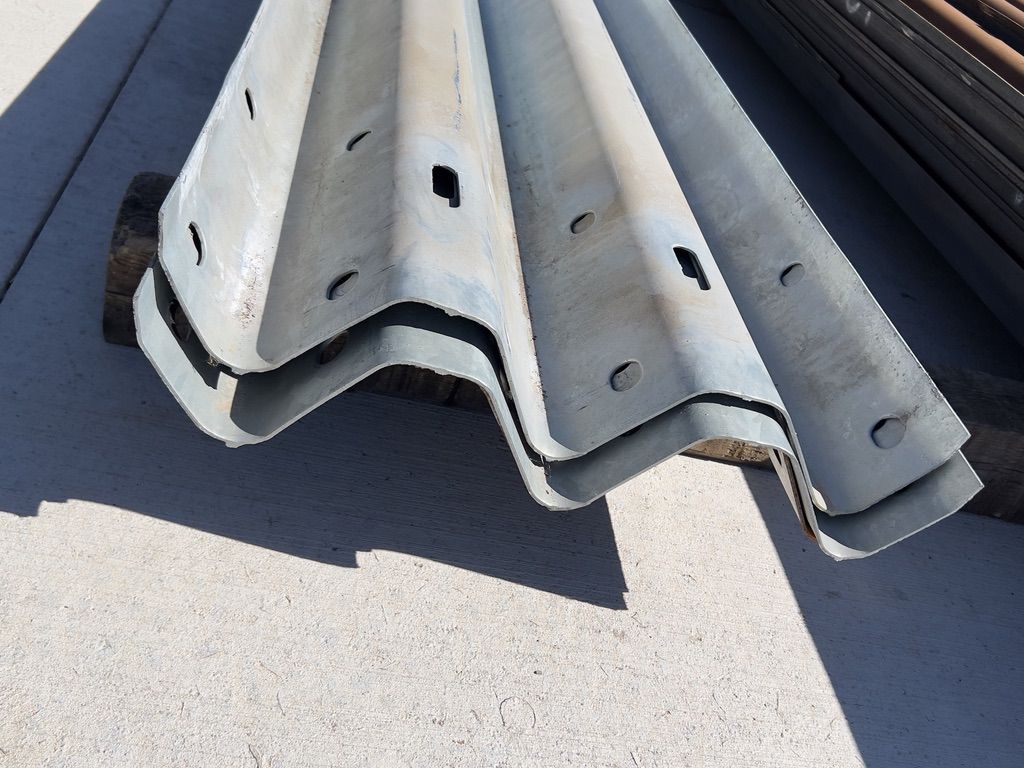 3 Ribbed Guardrail