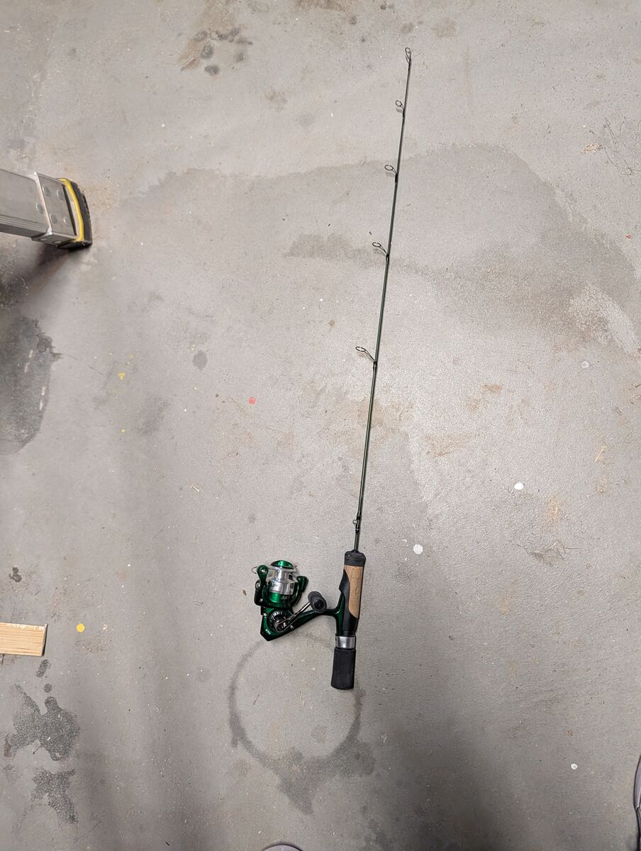 Ice fishing rod and reel setup
