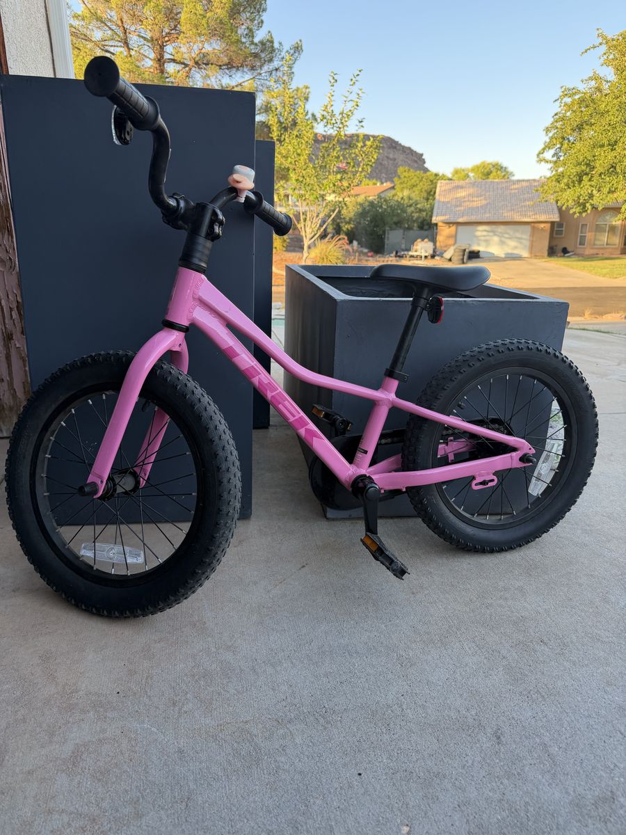 Trek Precaliber 16” kids bike
