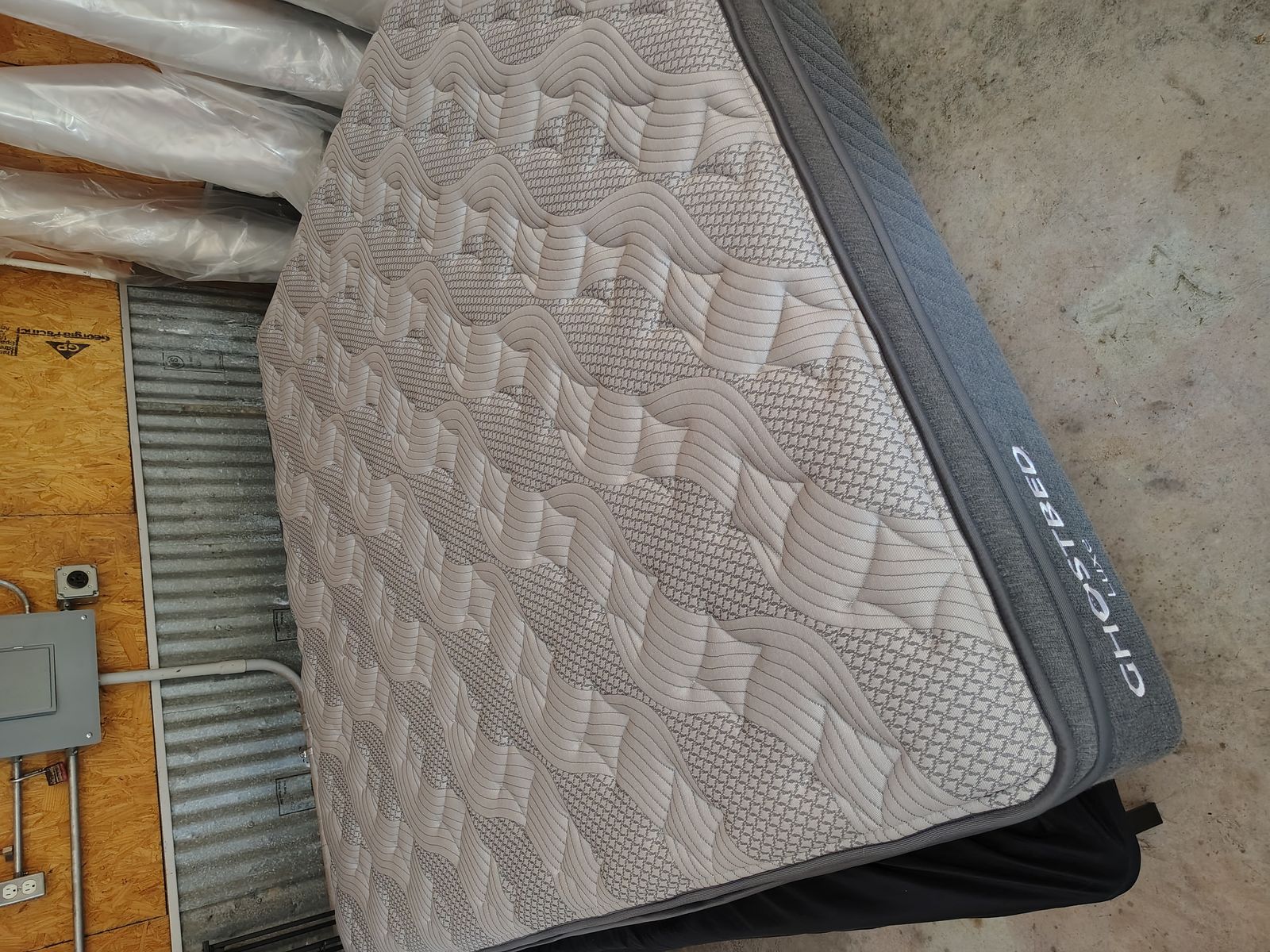 Nature's Sleep - Ghostbed, GhostBed Luxe Foam, Queen Mattress, Like New