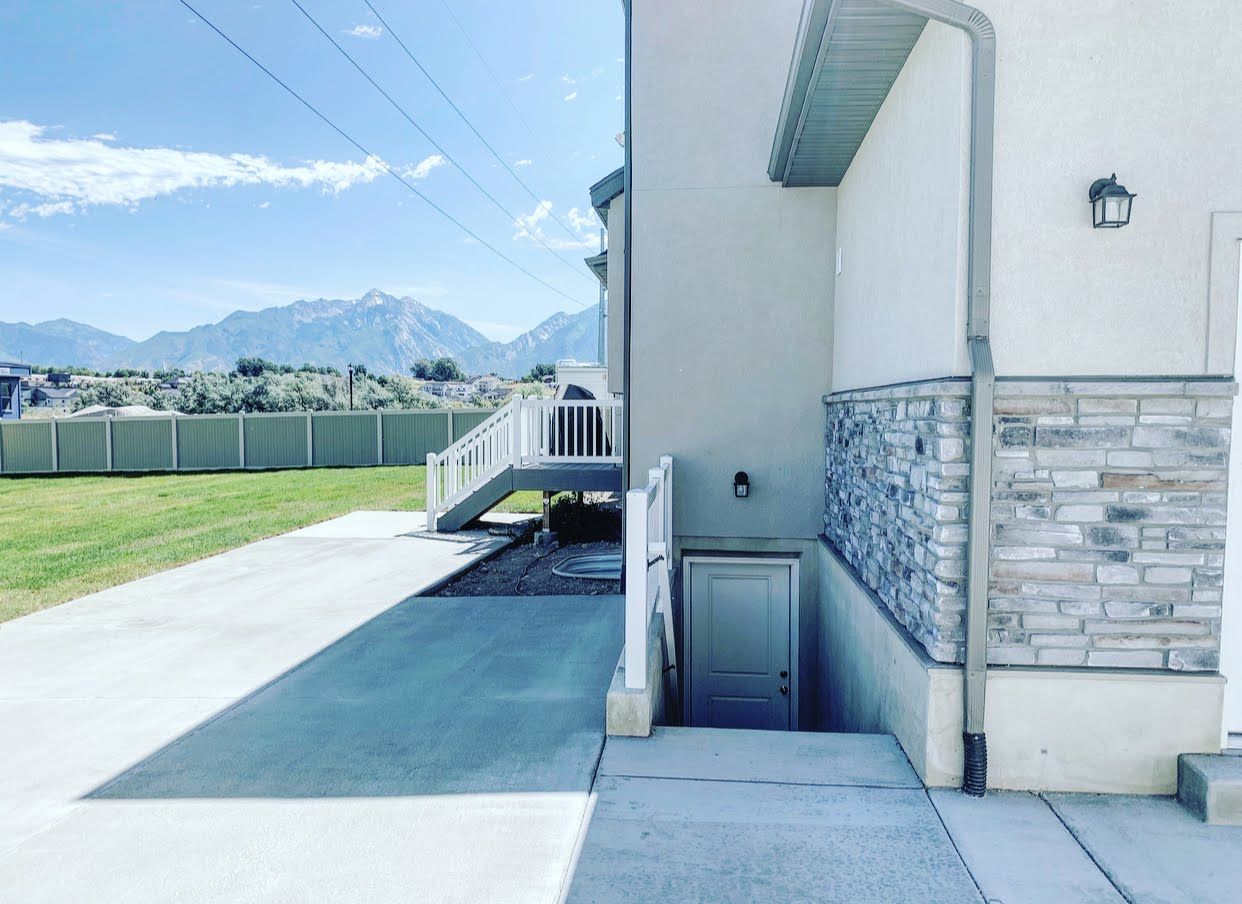 South Jordan Private 3 Bedroom Apartment – Utilities Included