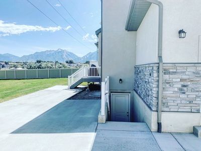 South Jordan Private 3 Bedroom Apartment – Utilities Included