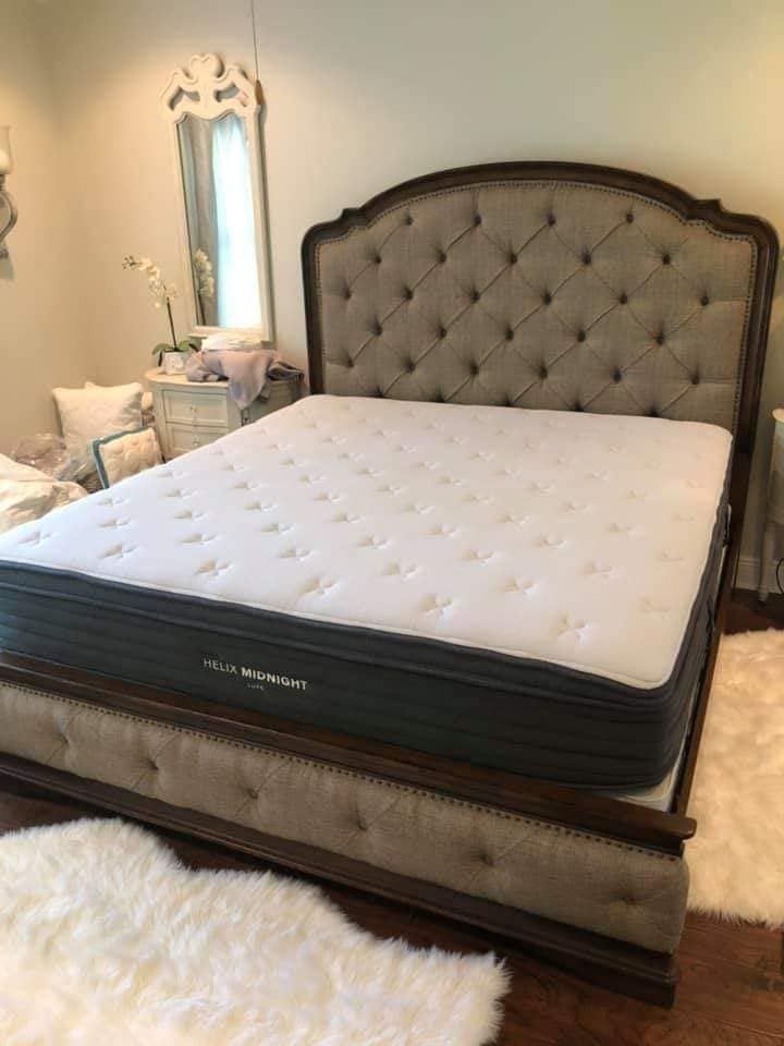 LIKE-NEW California King Helix Luxe Midnight Mattress