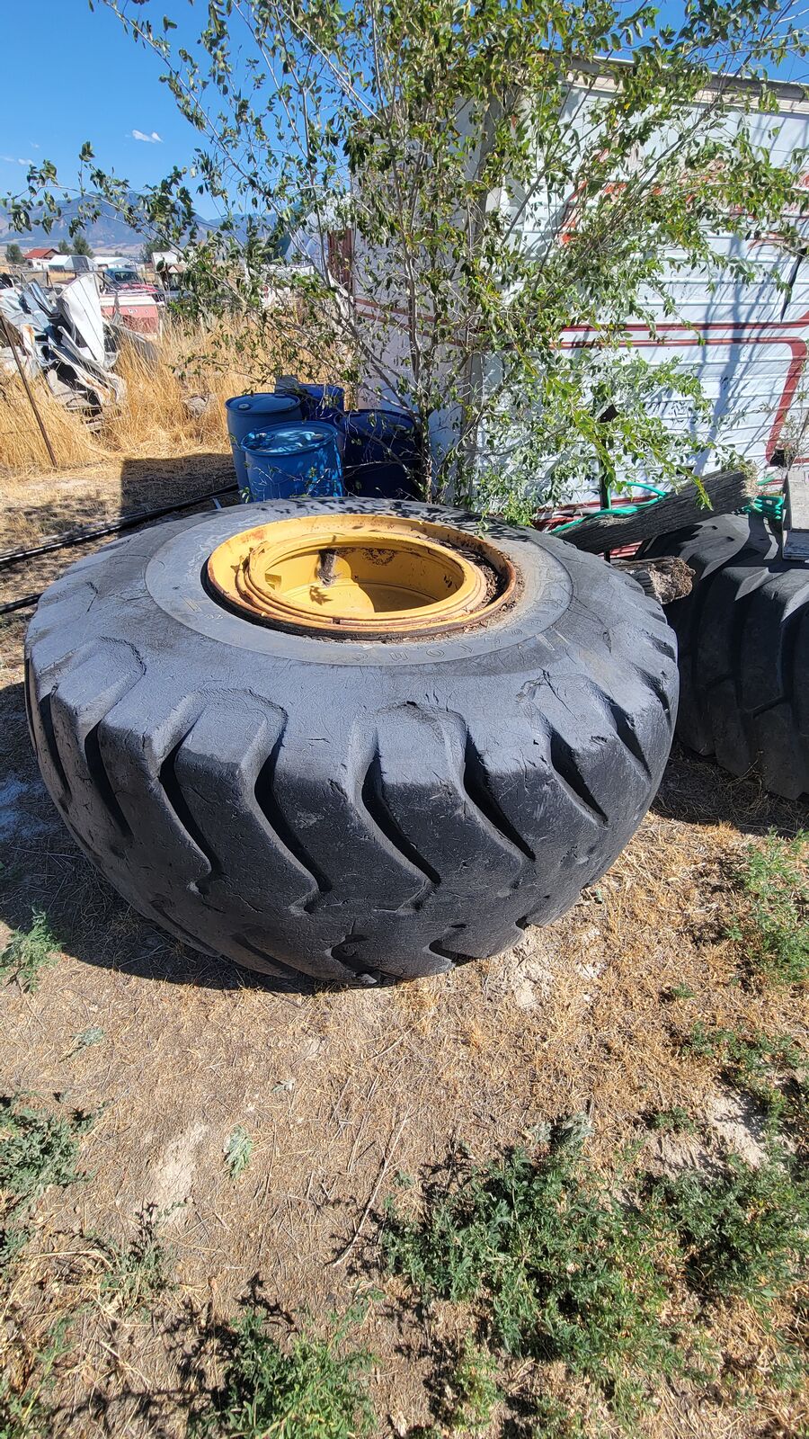 Caterpillar used tires and rims