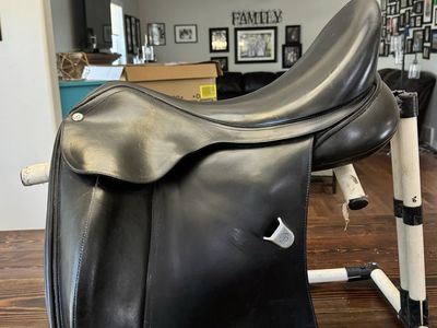 BATES INNOVA DRESSAGE SADDLE