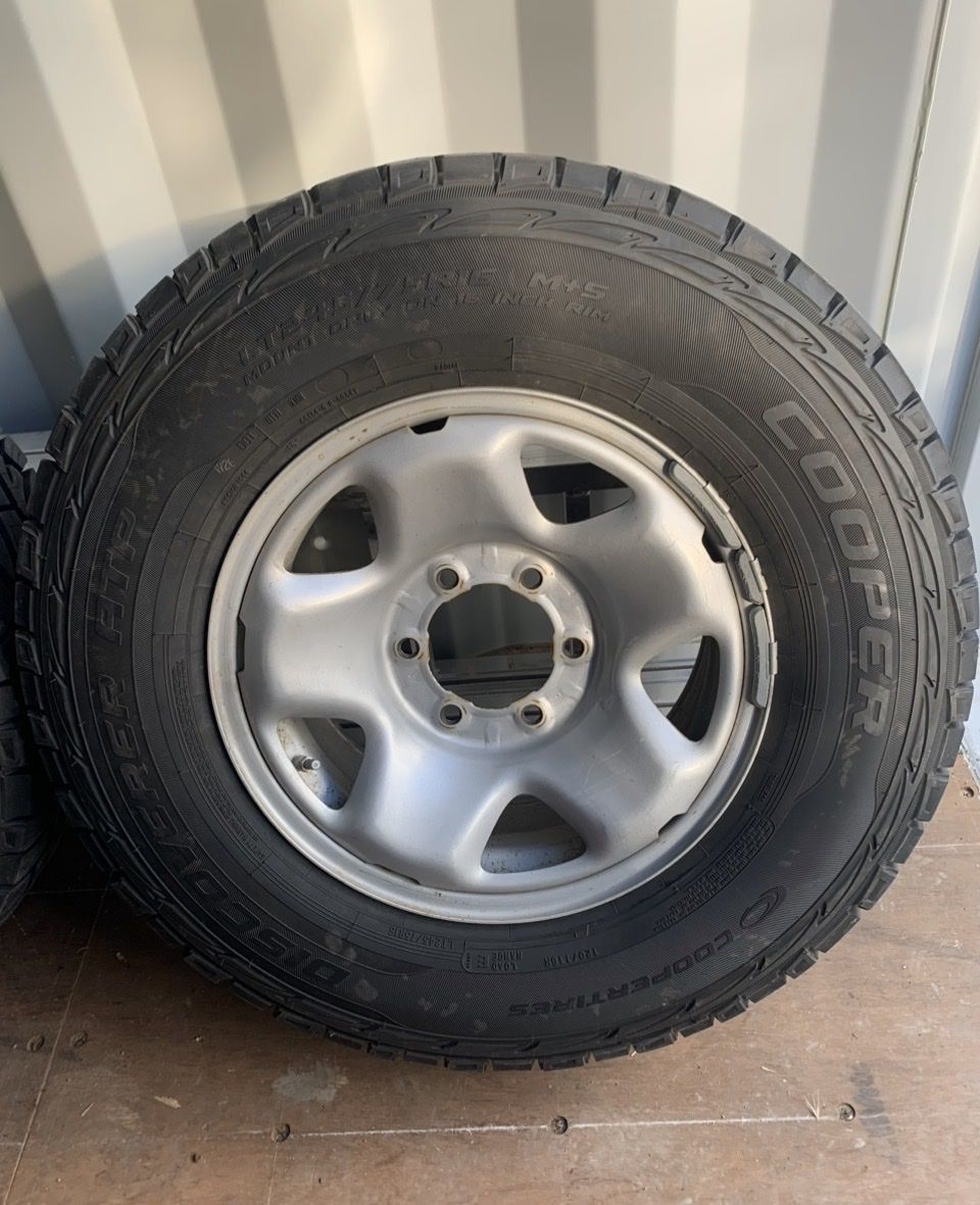 4-Like new tires 245/75R16 and wheels