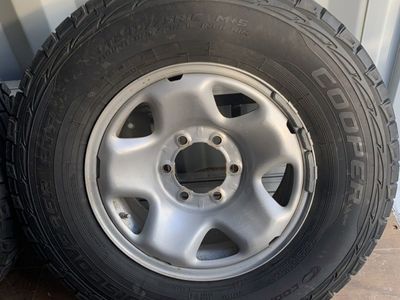 4-Like new tires 245/75R16 and wheels