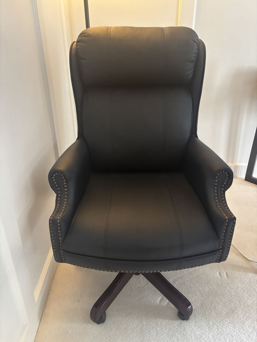 Executive Style Desk Chair
