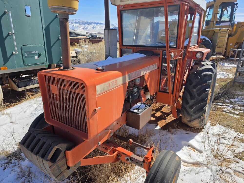 Allis chalmers 170 farm tractor