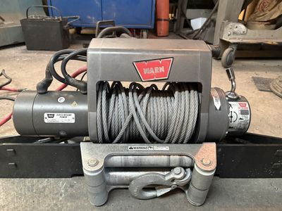 Winch with 2 controllers and hitch receiver mount