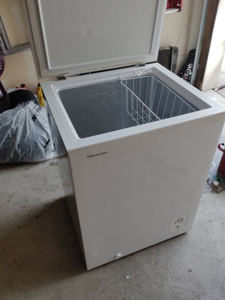 Hisense Chest Freezer - White, Compact Design, w/ Interior Basket